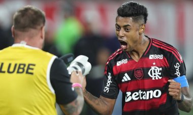 Fla vence, aproveita derrota do Palmeiras e volta a igualar rival