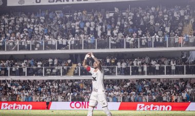 Neymar brilha e Santos vence primeira no Campeonato Brasileiro