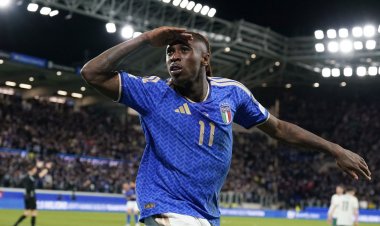 Itália vence e continua viva na luta por vaga para a Copa do Mundo