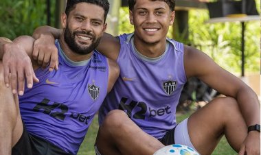 Hulk faz primeiro treino com filho no Atlético-MG e festeja: "Me fez voltar no tempo"