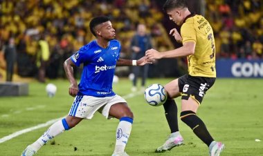 Após declarar torcida por rival, Arroyo publica foto beijando escudo do Cruzeiro