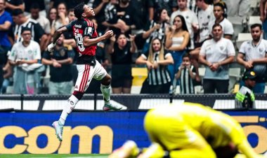 Domínguez admite surpresa com ausência de Hulk no Atlético-MG e pede blindagem em "turbulência"