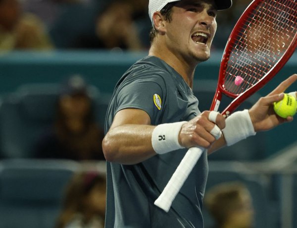 Tênis: João Fonseca avança para quartas de final em Monte Carlo