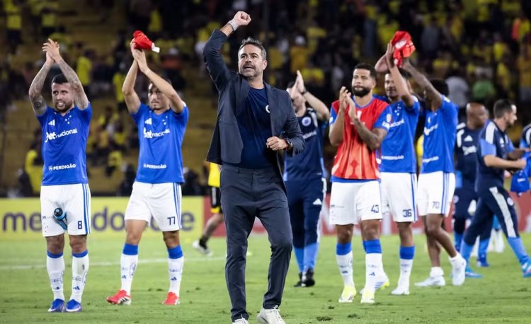 "Perfil elétrico" e autoestima: como vestiário do Cruzeiro encara estilo Artur Jorge