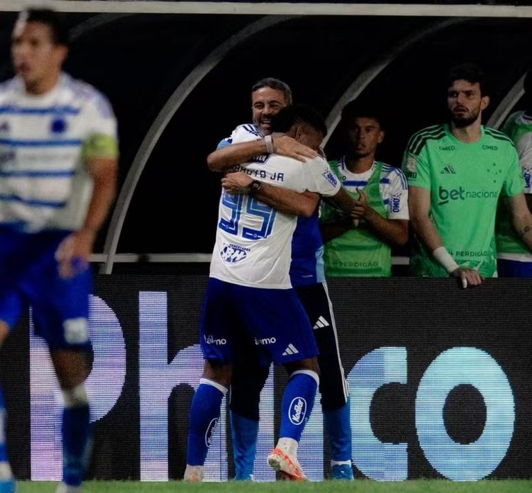 Artur Jorge exalta Cruzeiro "combativo, solidário e aguerrido" em vitória sobre Remo