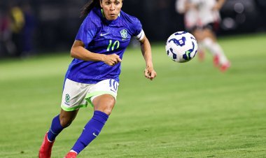 Marta volta à seleção feminina para 2 amistosos contra EUA no Brasil
