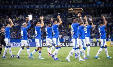 Por classificação na Libertadores, Cruzeiro encara o eliminado Barcelona em Mineirão lotado
