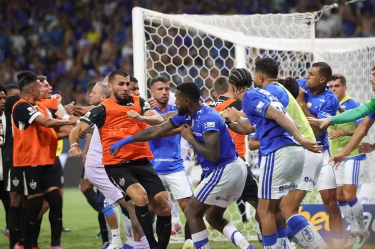 Jogadores do Cruzeiro relembram pancadaria em clássico e garantem: “Ficou no passado”
