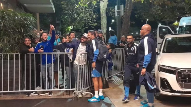 Cruzeiro é recebido com festa em hotel, Artur Jorge leva dúvida contra o Boca; veja provável time