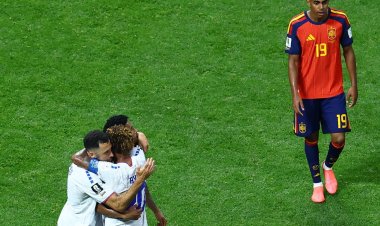 Cabo Verde segura Espanha e estreia em Copas com empate histórico