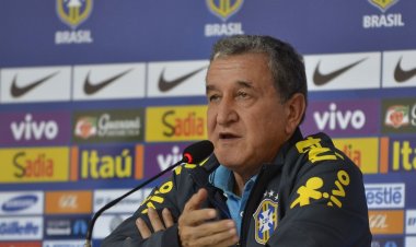 Técnico do tetra, Parreira apresenta melhora, mas permanece na UTI