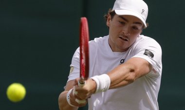 João Fonseca estreia em Wimbledon com 3 a 0 sobre Bautista Agut