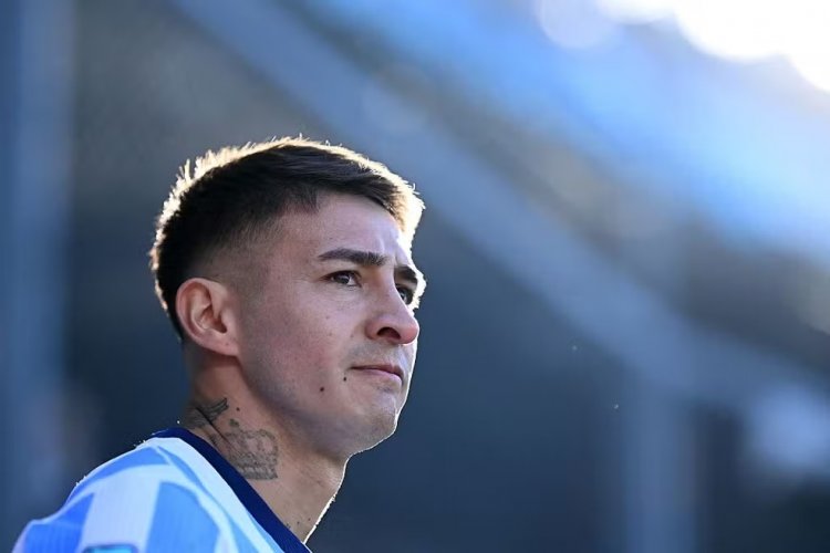 Gabriel Rojas chega a Belo Horizonte para assinar com o Cruzeiro: "Muito feliz"