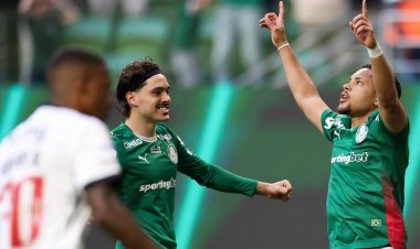Palmeiras goleia Vasco e volta a abrir frente no Brasileirão: 4 a 1